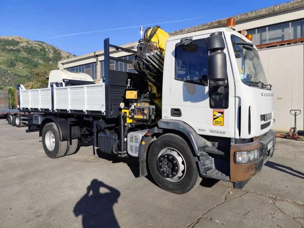 Iveco EUROCARGO 180E25K Foto 3