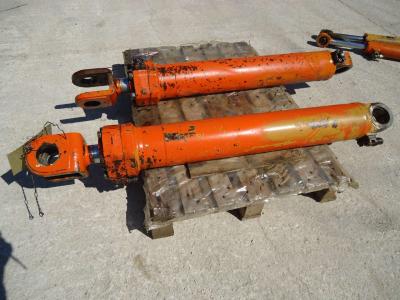 Pistón de rotación de la cuchara para Fiat Hitachi FR160 vendida por OLM 90 Srl