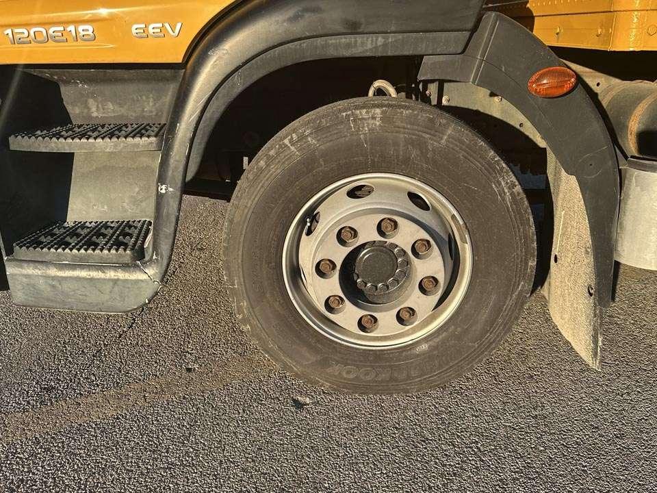 Iveco ML120E18 4x2 Foto 4