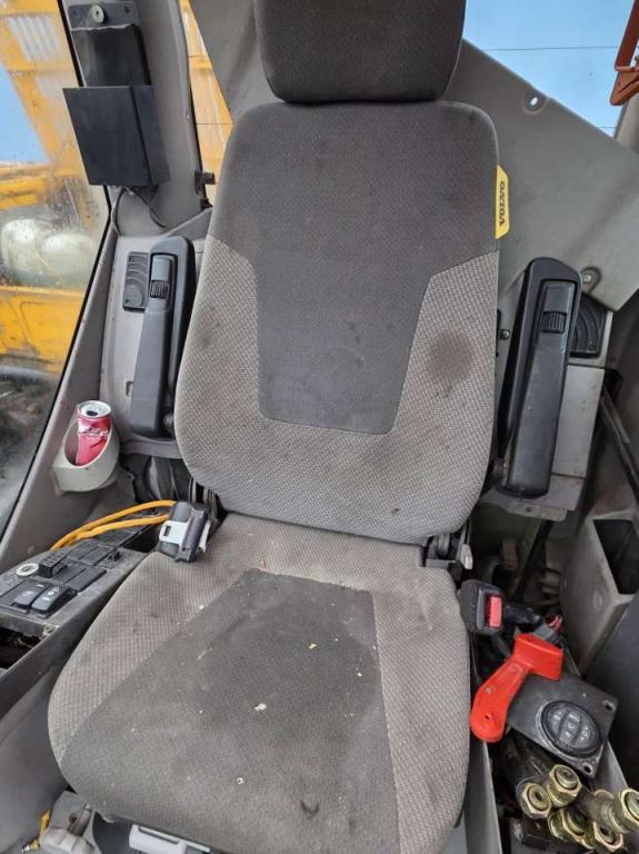 Volvo operator's seat 14556915 for Volvo EC160C L, EC160C NL, EC180C L... Foto 1