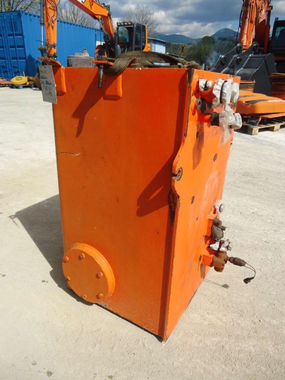 Depósito para aceite para Fiat Kobelco W190 Foto 3