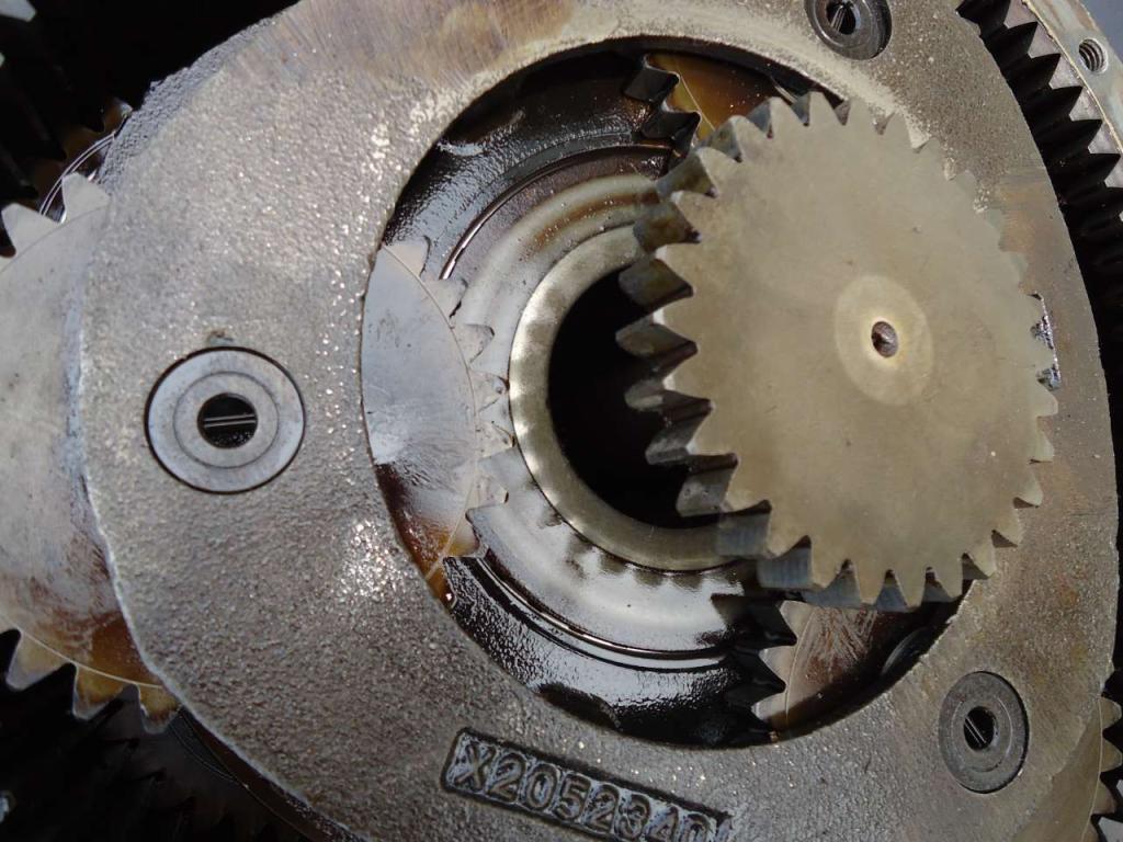 Reductor de traslación para Hitachi ZX210.3 - ZX240.3 Foto 7