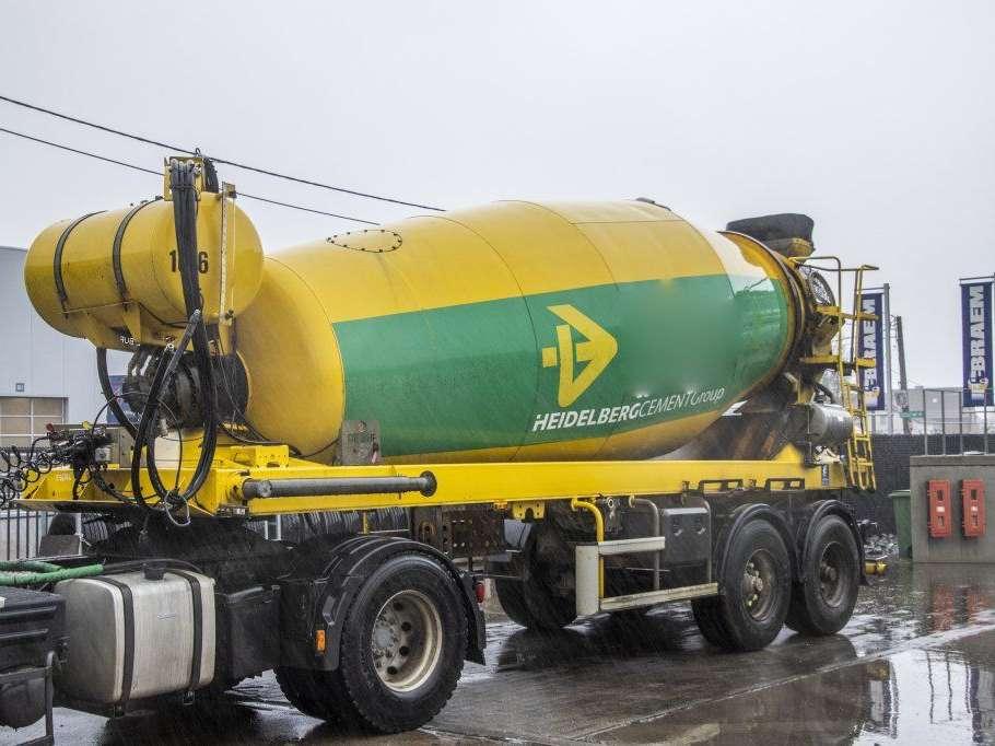 De Buf BETON MIXER - 12M3 Foto 1