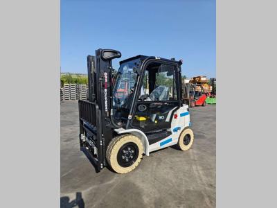 EP Equipment EFL30 PRO vendida por Uni.Trucks Srl