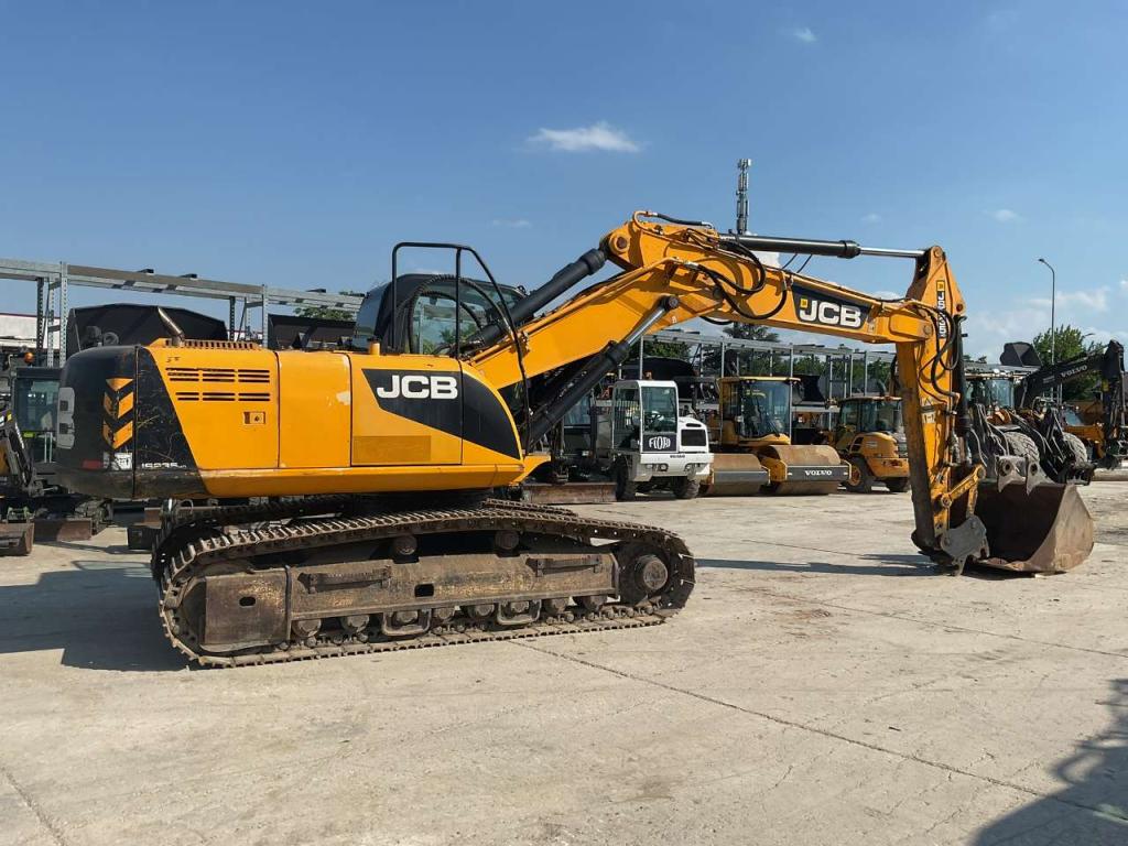 JCBHD JS235 Foto 1