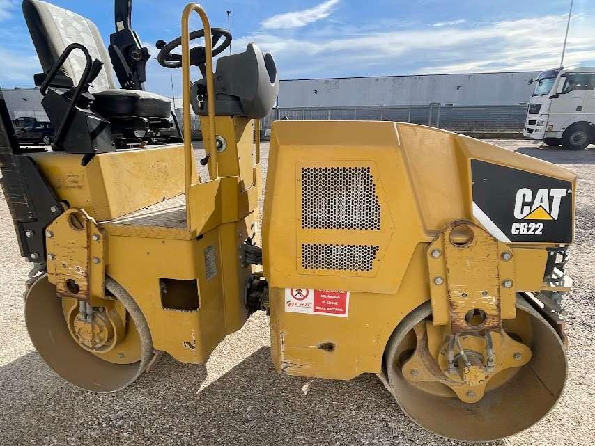 Caterpillar CB22 Foto 4