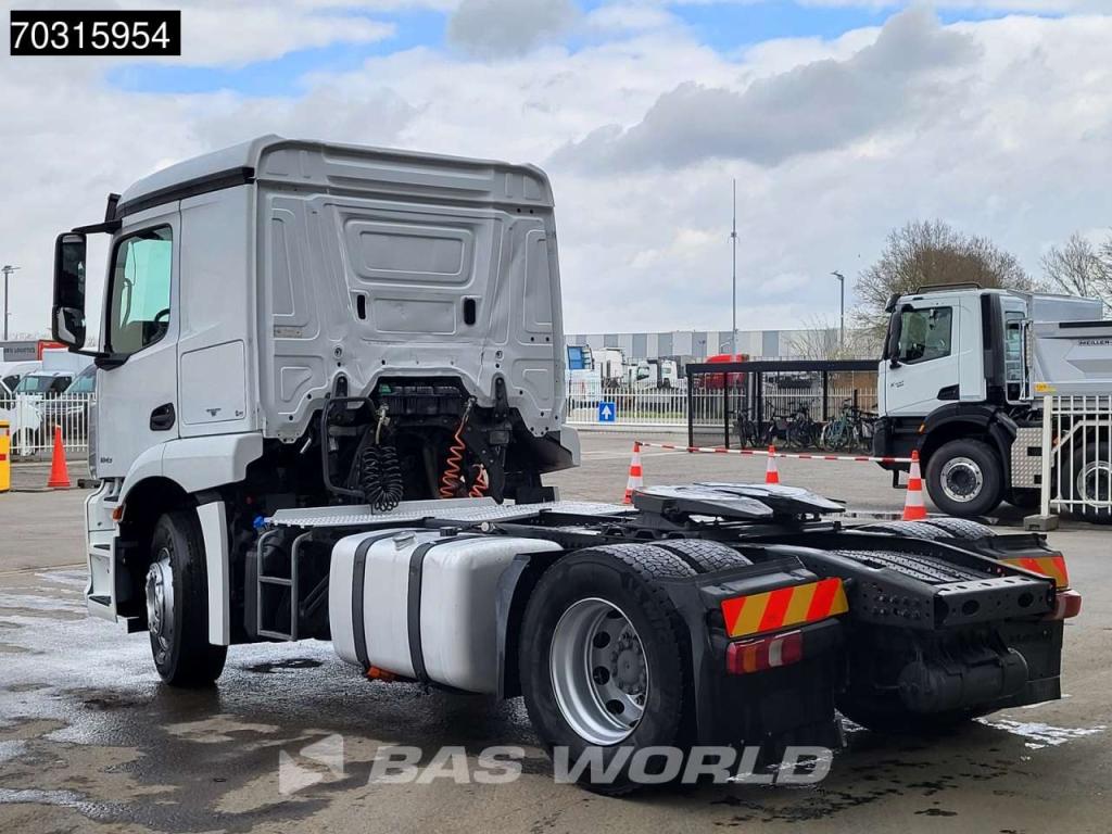 Mercedes Actros 1843 4X2 ClassicSpace Retarder Foto 2