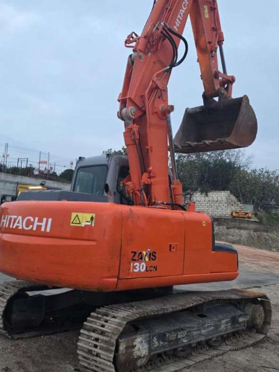 Hitachi ZX130 Foto 5