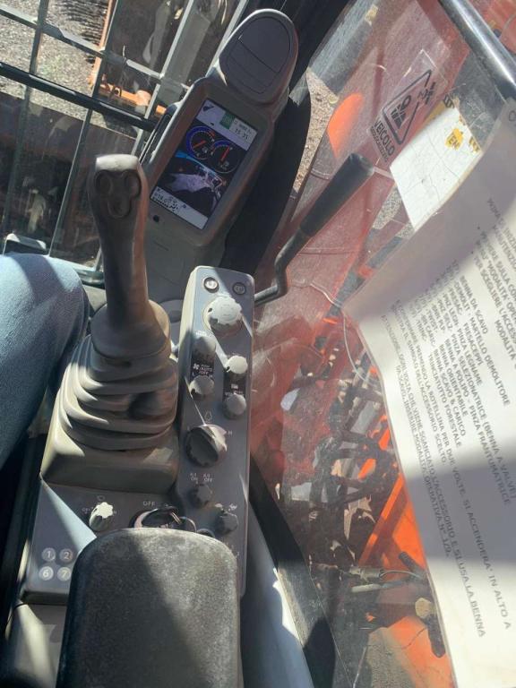 Hitachi ZX135US-5B Foto 10