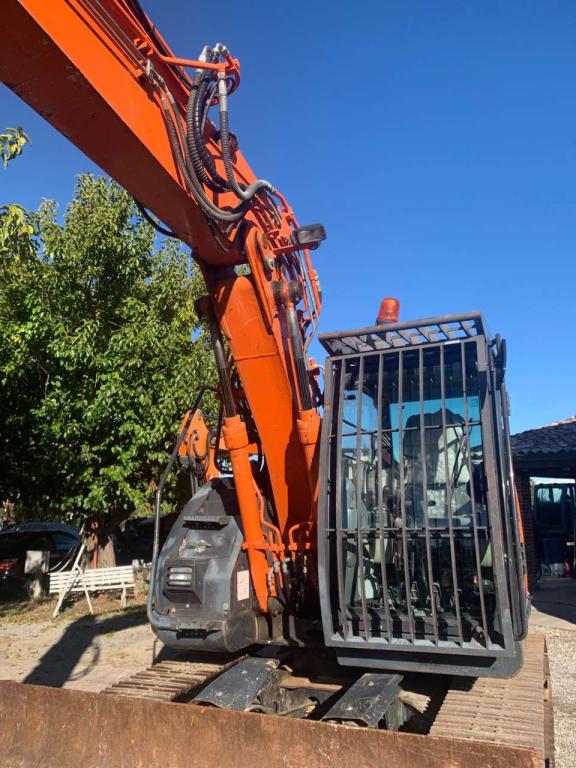 Hitachi ZX135US-5B Foto 17