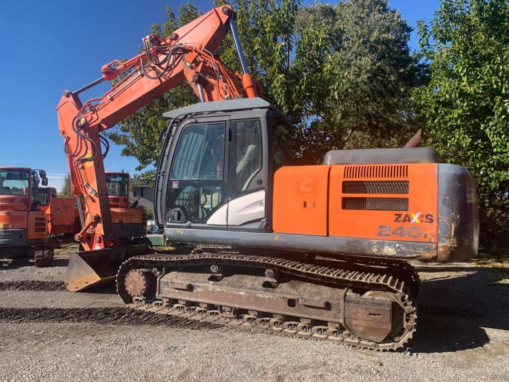 Hitachi ZX135US-5B Foto 3