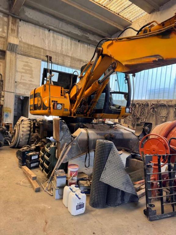 JCB JS130W Foto 1