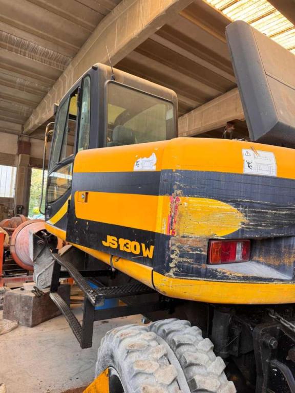 JCB JS130W Foto 4