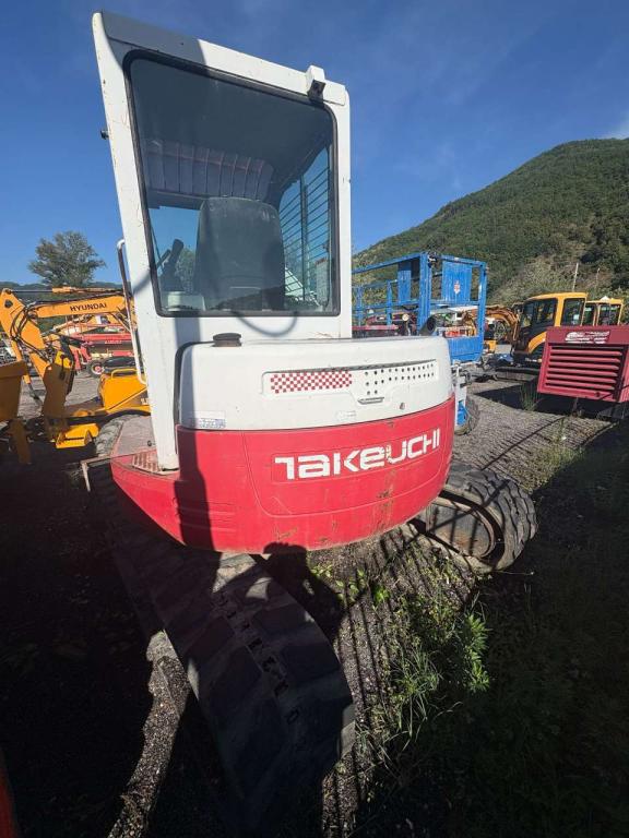 Takeuchi TB80FR Foto 4