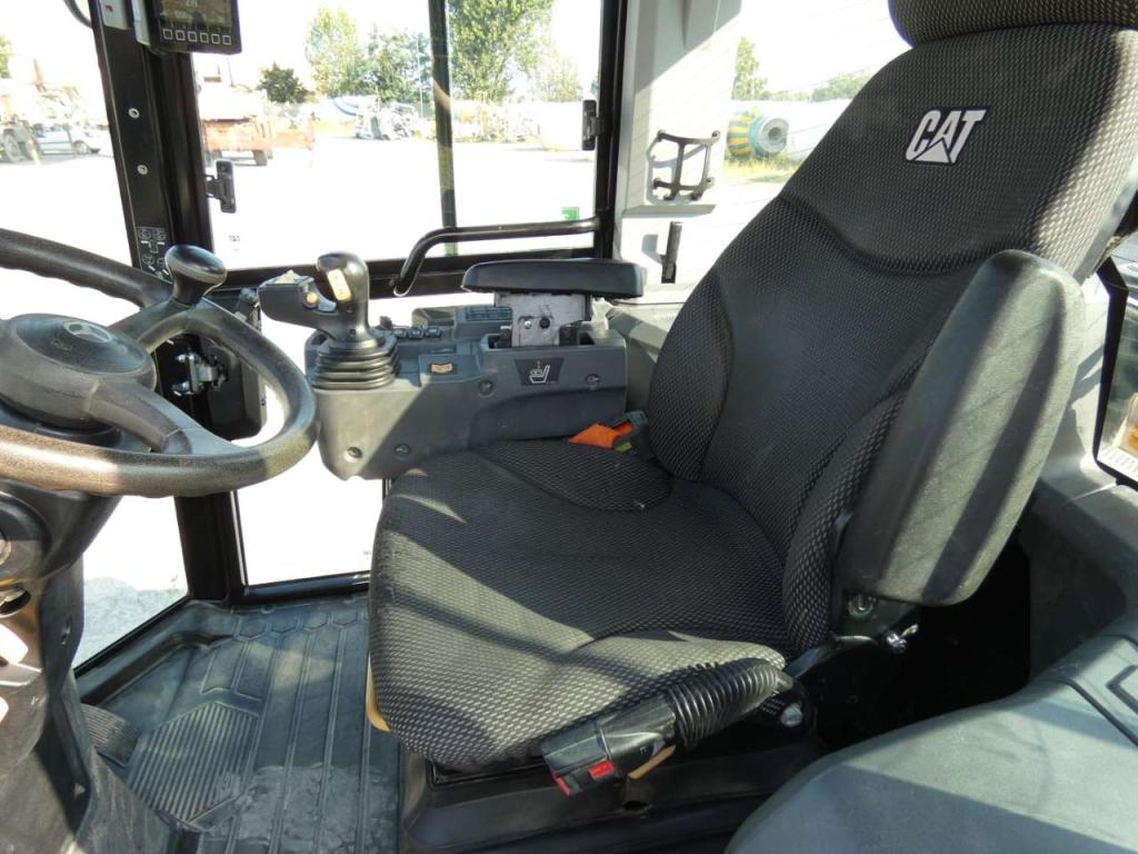 Caterpillar 908 Foto 12