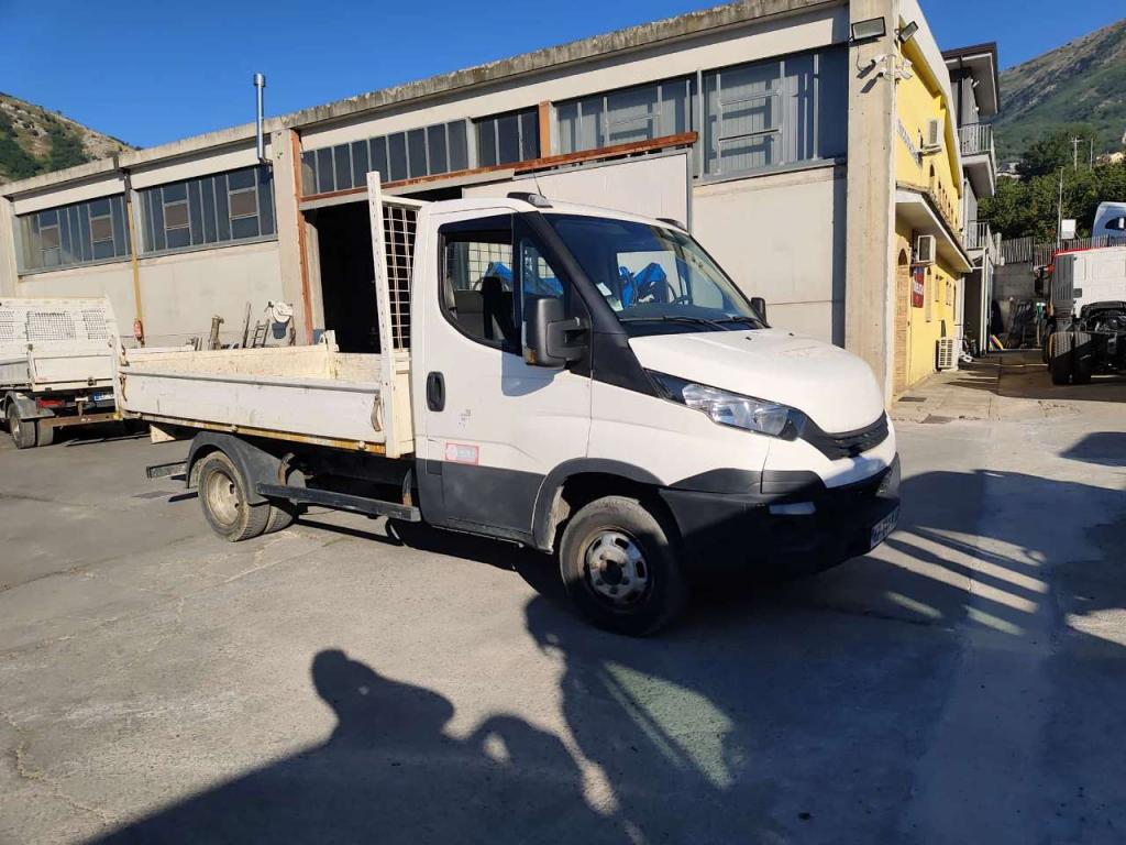 Iveco DAILY 35-120 Foto 24
