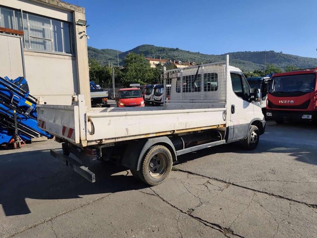 Iveco DAILY 35-120 Foto 25