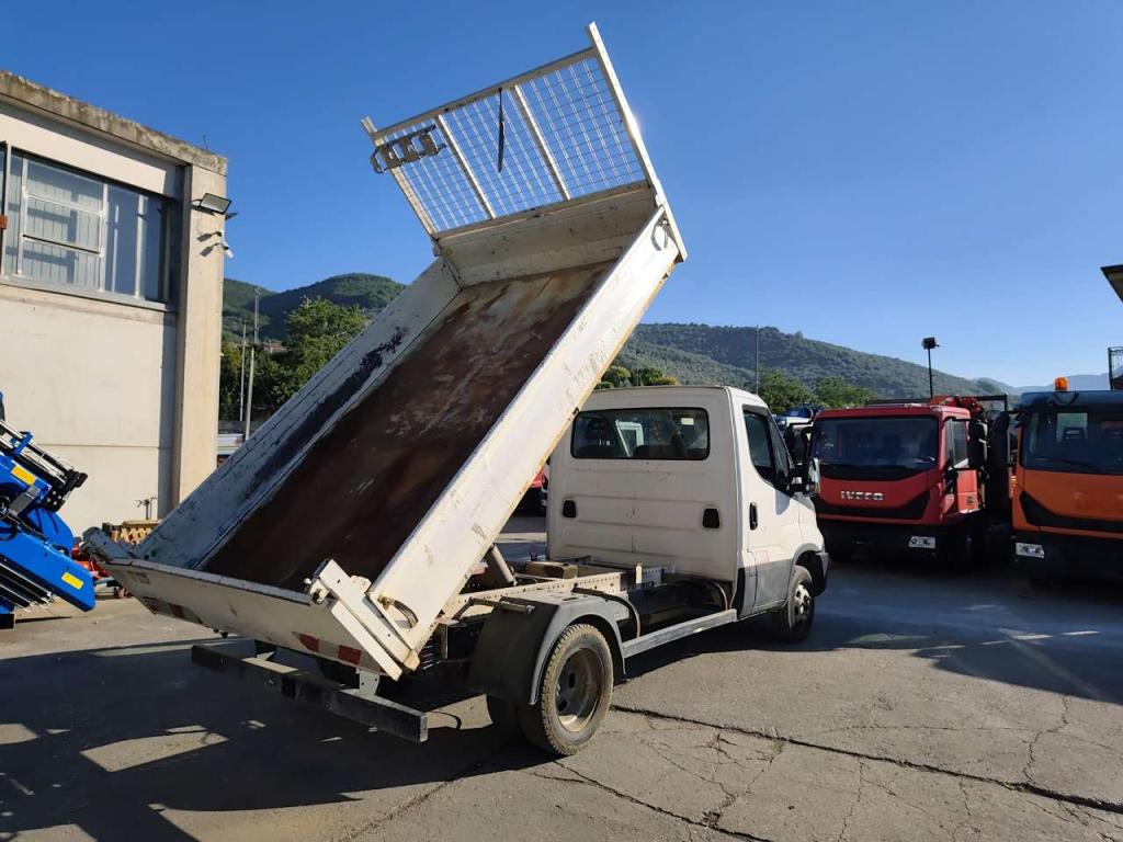 Iveco DAILY 35-120 Foto 4