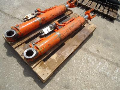 Cilndro de levantamiento para Fiat Hitachi W130-130PL vendida por OLM 90 Srl