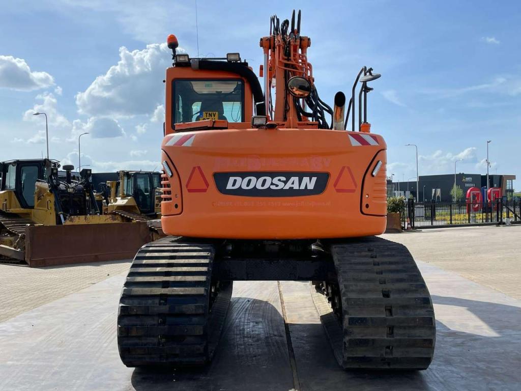Doosan DX140LCR Foto 4