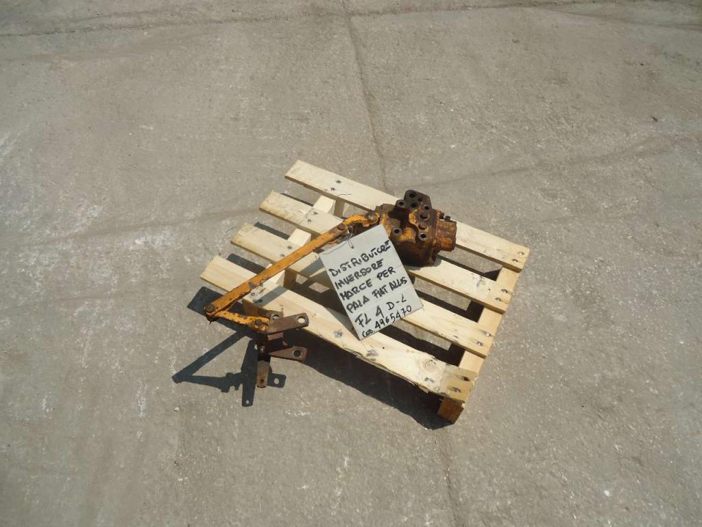 Palanca de cambios para Fiat Allis FL4C- D- L , CODICE 4965470 Foto 2