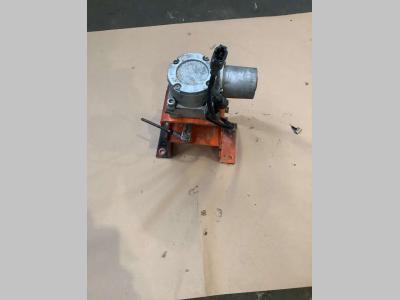 Motor de aceleración para Fiat Hitachi EX 235 - con supporto vendida por Massucco T. Srl Area Ricambi