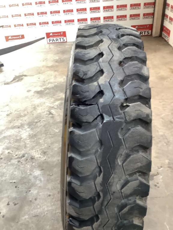 Neumático con llantas para Iveco 260/330 F35 Foto 3