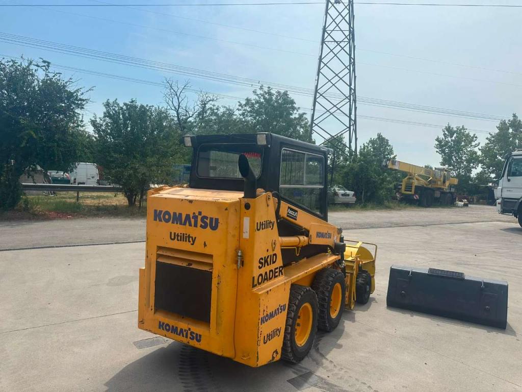Komatsu SK Foto 4