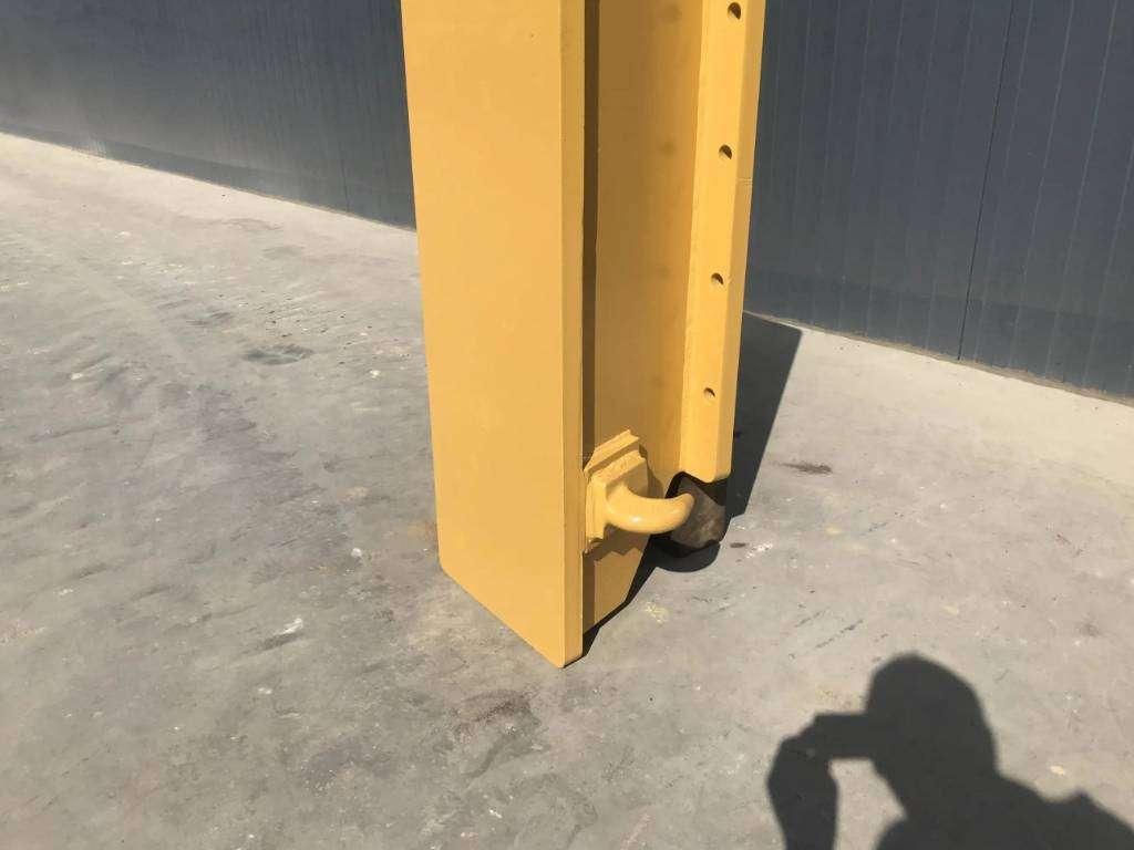 Caterpillar 16M Foto 3