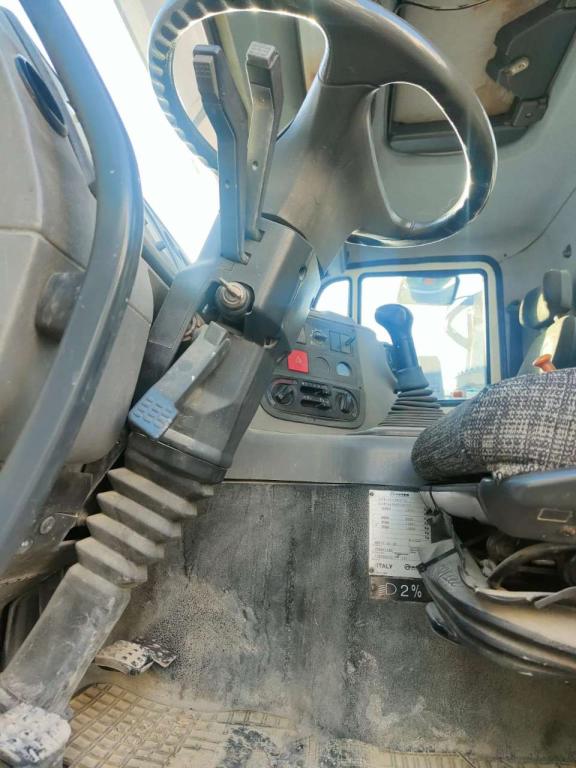 Astra HD7 64.40 BETONIERA 3 ASSI Foto 3