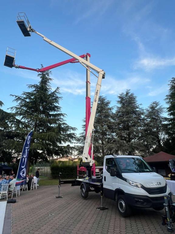 Cela Truck DT28 FE Foto 10