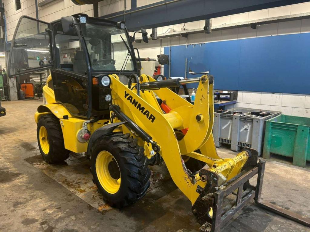 Yanmar V8 Foto 1