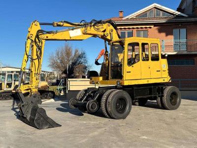 Fuchs MHB 230 ZW 4x4 vendida por Massucco T. Srl