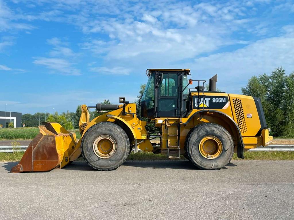 Caterpillar 966M Foto 1