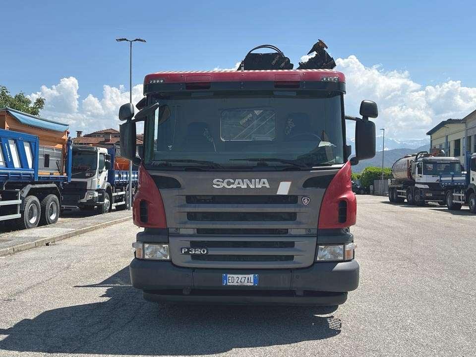 Scania P320 DB 6x2 Foto 16