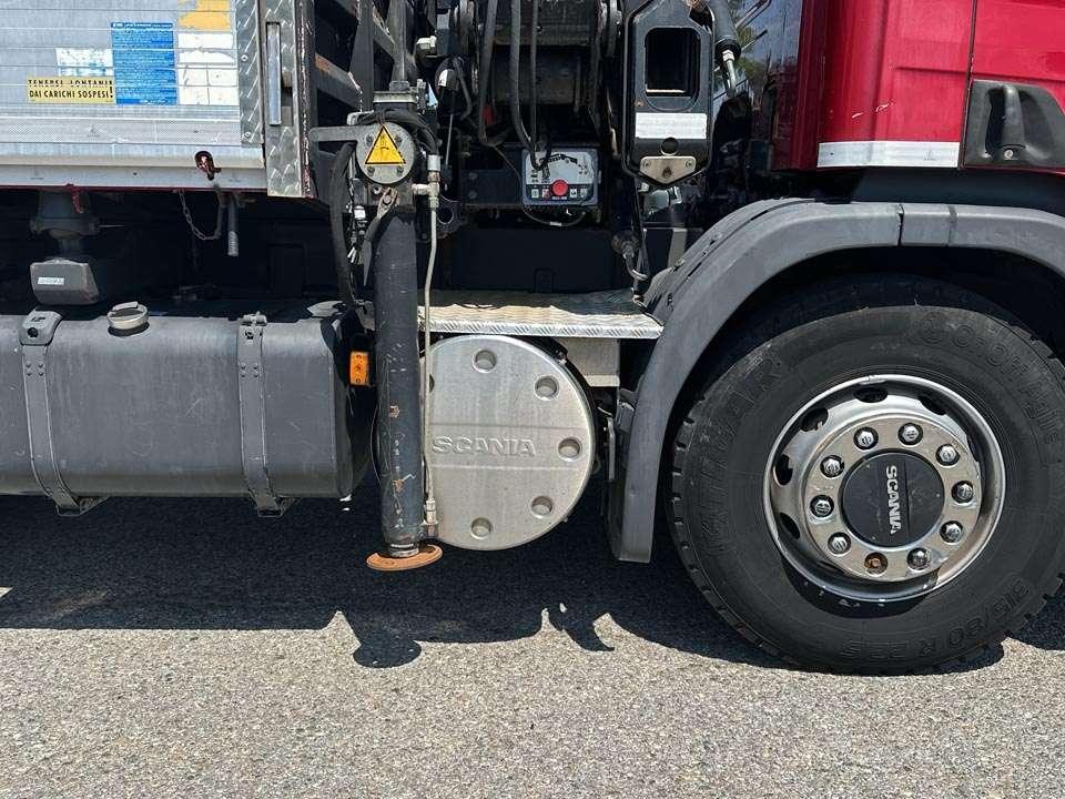 Scania P320 DB 6x2 Foto 5