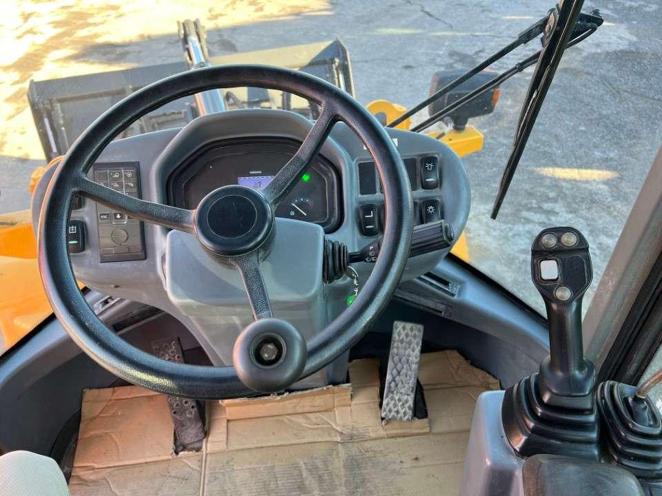 Volvo L30G Foto 8