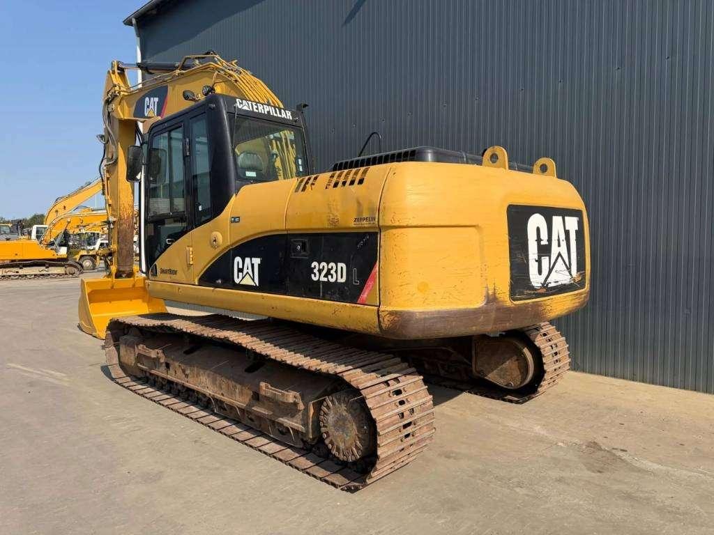 Caterpillar 323D L Foto 2