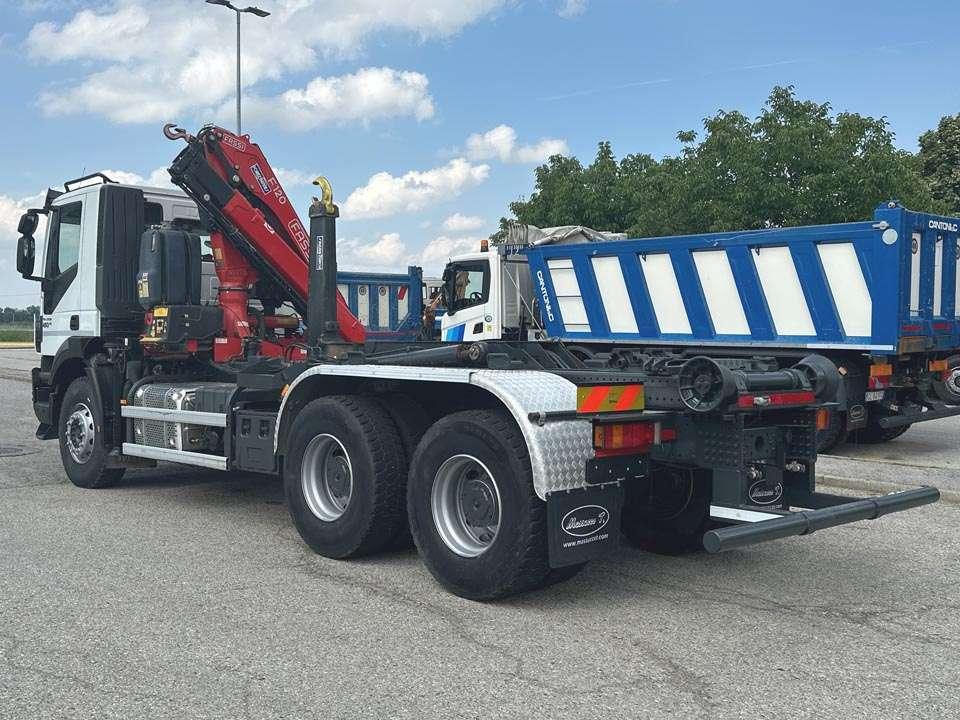 Iveco Trakker 450 6x4 Foto 3