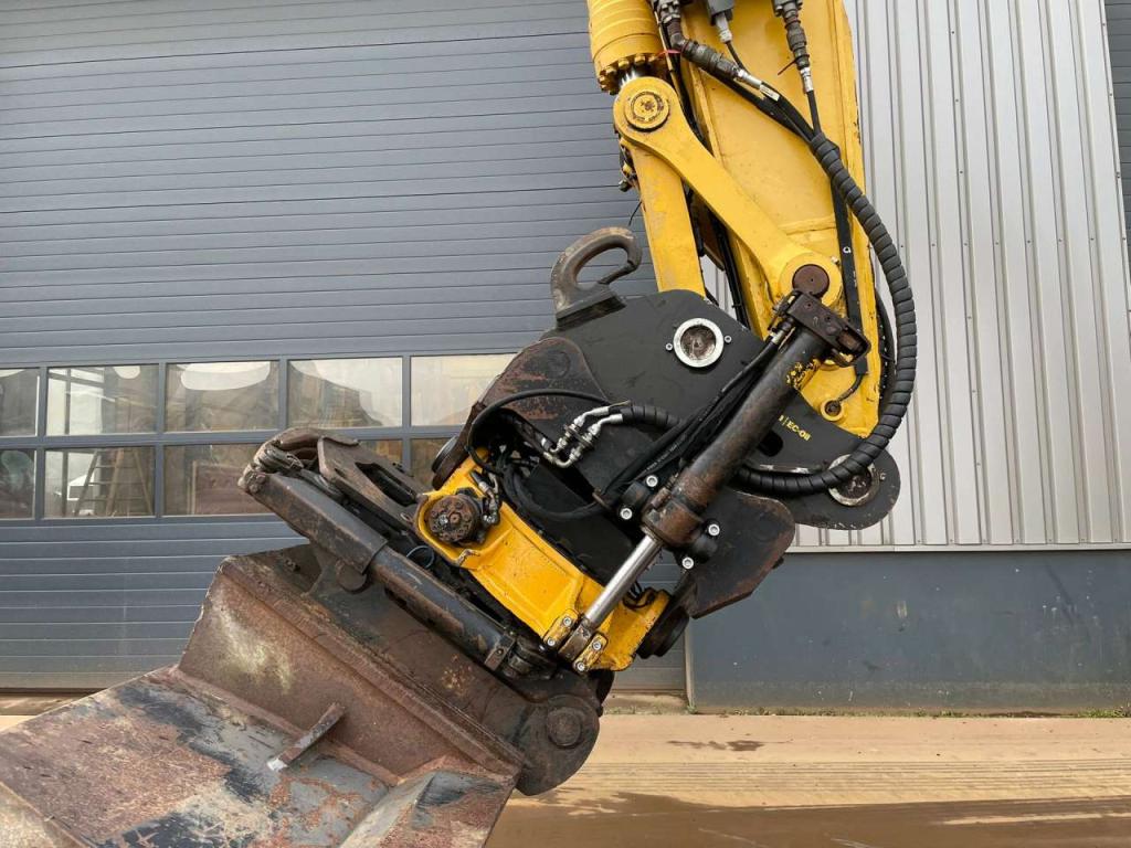 Komatsu PC240LC-10 Foto 18