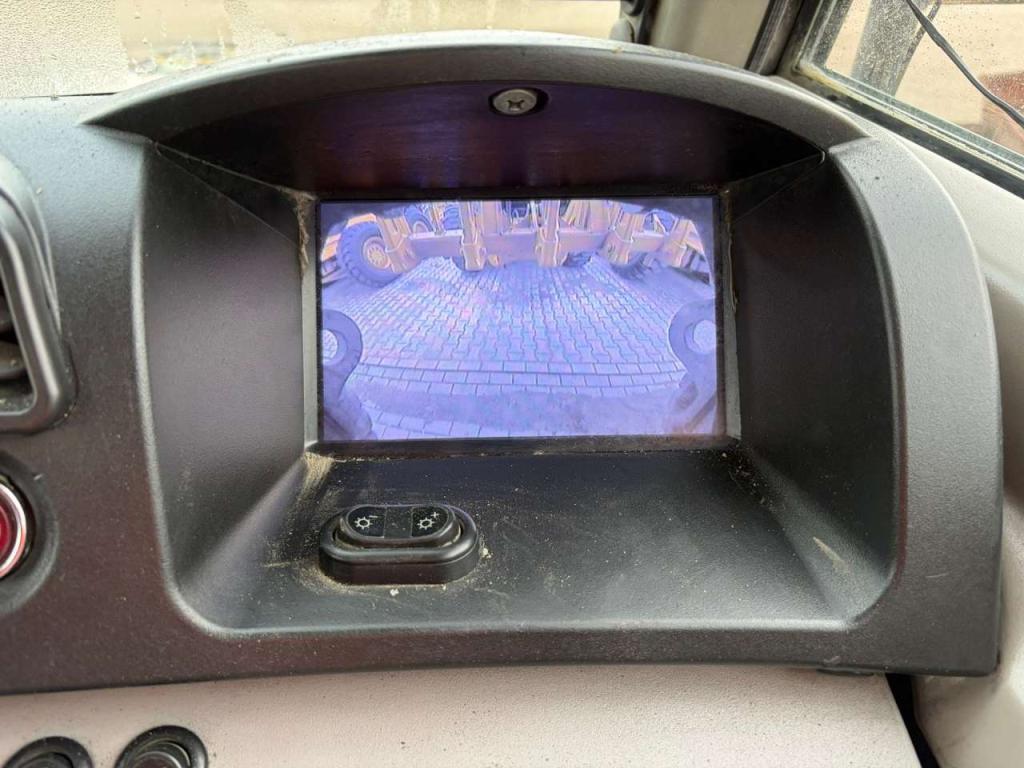 Komatsu HM300-3 Foto 12