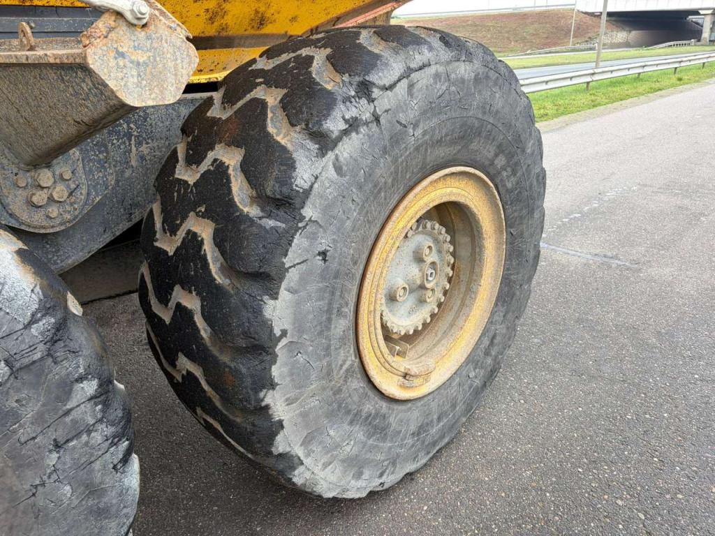 Komatsu HM300-3 Foto 22