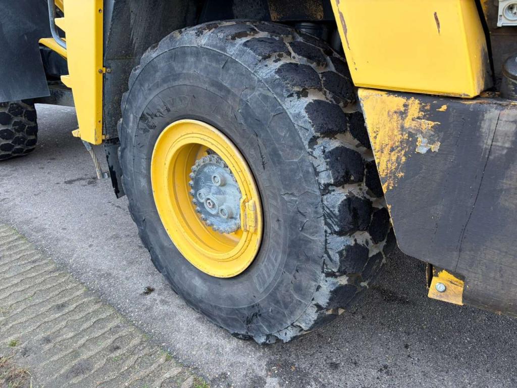 Komatsu HM300-3 Foto 23