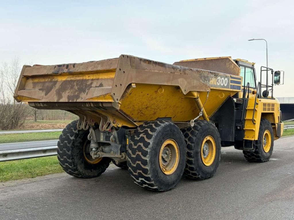 Komatsu HM300-3 Foto 3