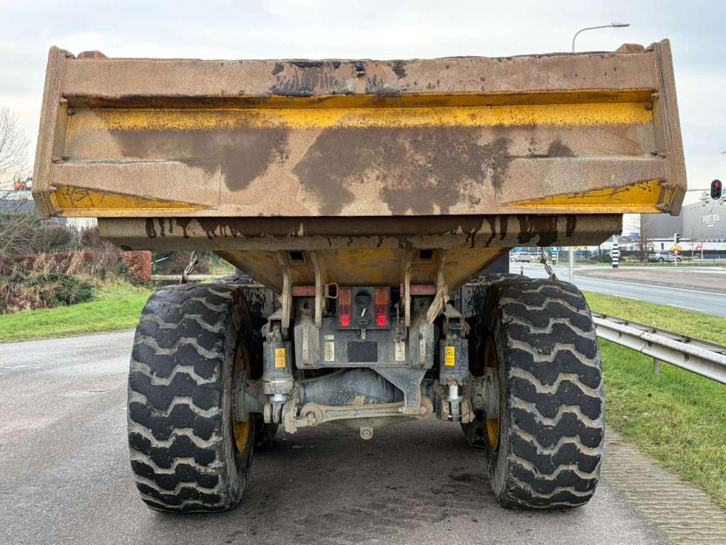 Komatsu HM300-3 Foto 5