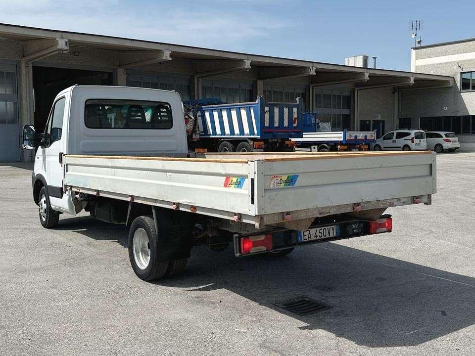 Iveco DAILY 35C13 4x2 Foto 3