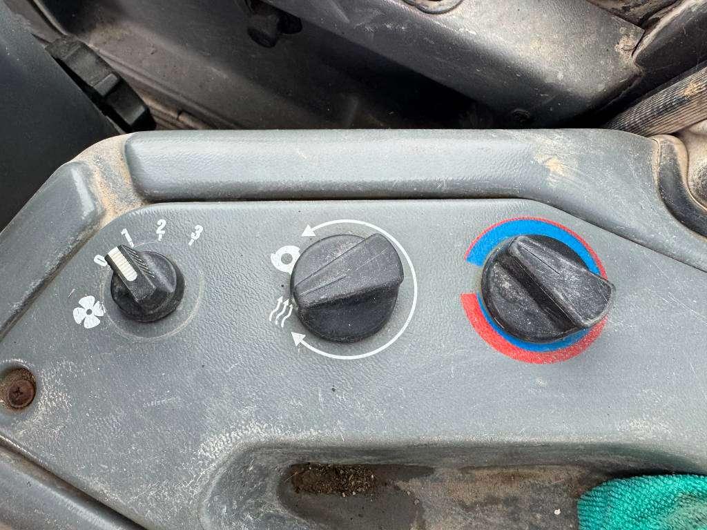 Volvo L30B - Bucket + Forks / Quick Coupler Foto 13