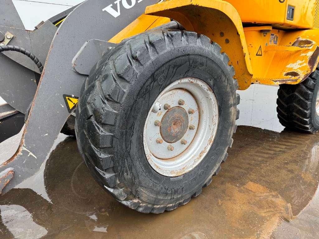 Volvo L30B - Bucket + Forks / Quick Coupler Foto 24