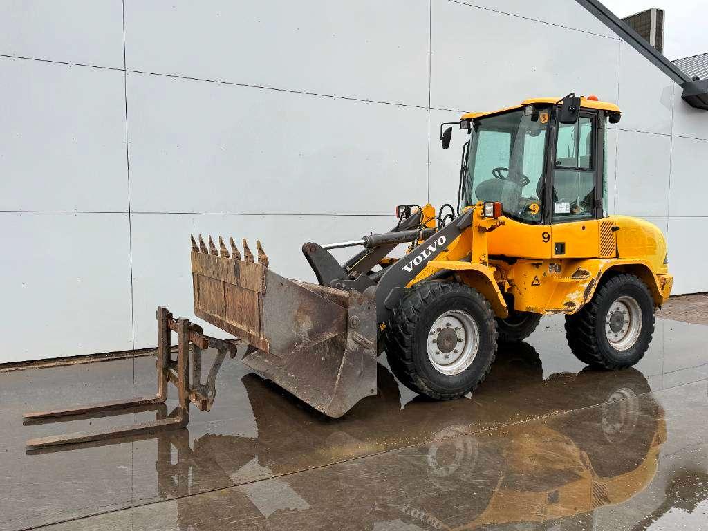 Volvo L30B - Bucket + Forks / Quick Coupler Foto 3