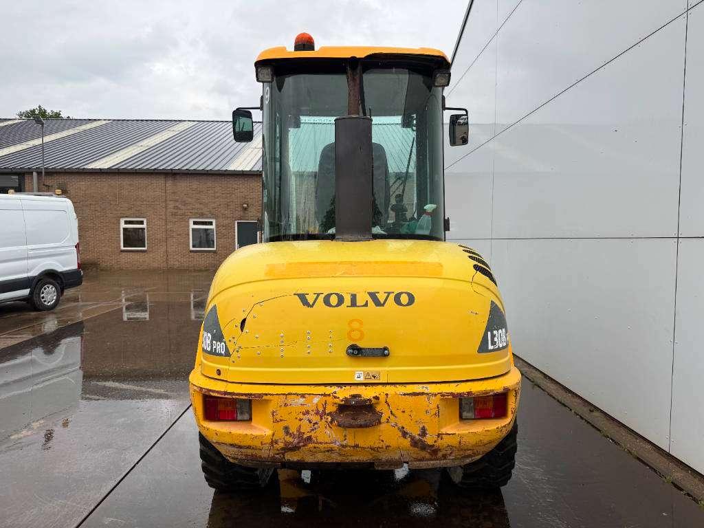 Volvo L30B - Bucket + Forks / Quick Coupler Foto 5